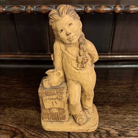 Lee Bortin Originals Other - Charming Tan Girl with Lemonade Stand Sculpture